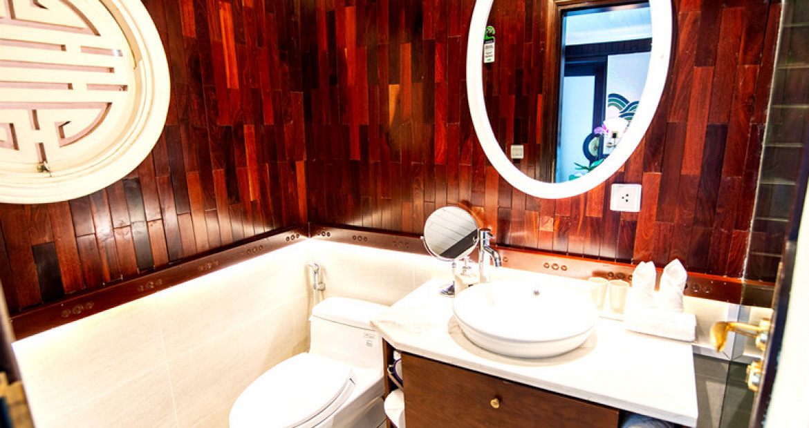 Deluxe-Cabin-The-Au-Co-Luxury-Cruise-Halong-Bay-Bathroom.jpg