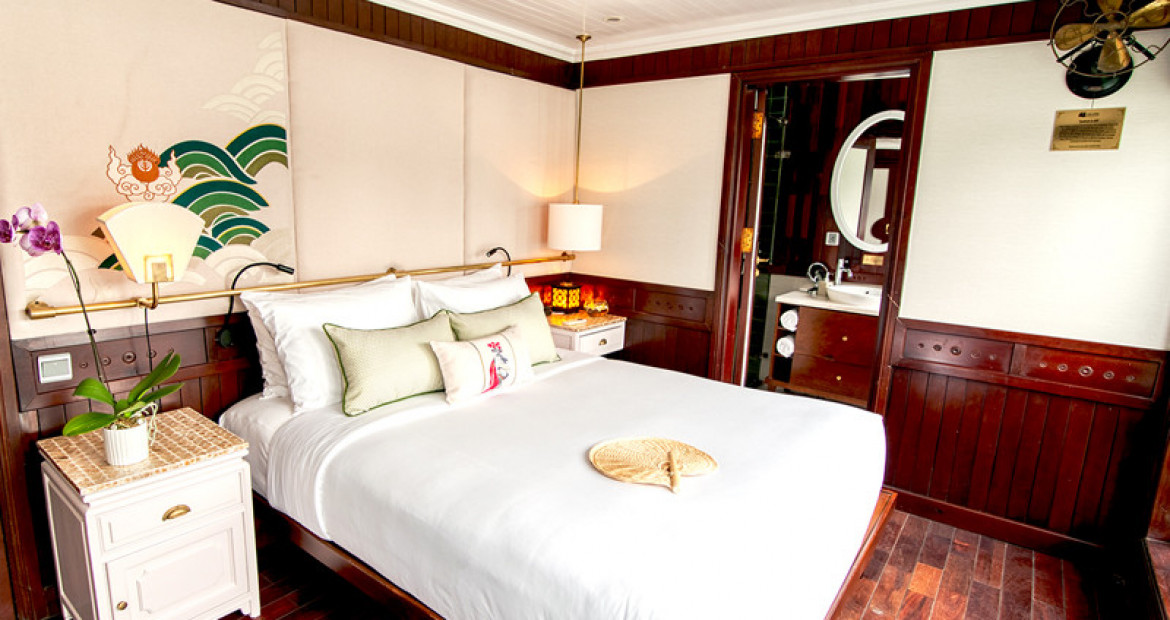 Grand-Deluxe-Cabin-The-Au-Co-Luxury-Cruise-Halong-Bay.jpg